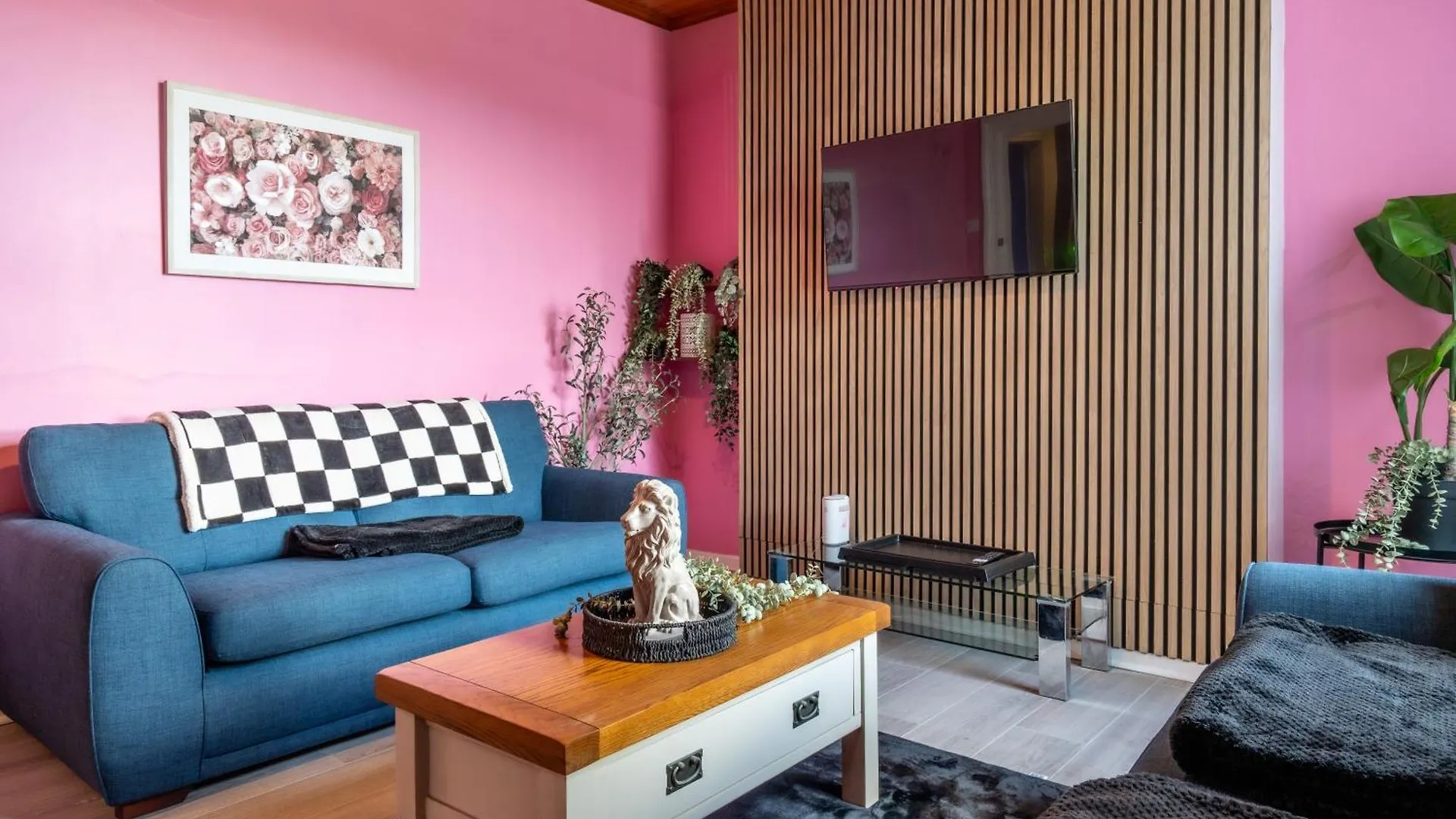 Апартаменты Hen & Stag Hideaway - Huge, Unique And Sleeps 15 Белфаст