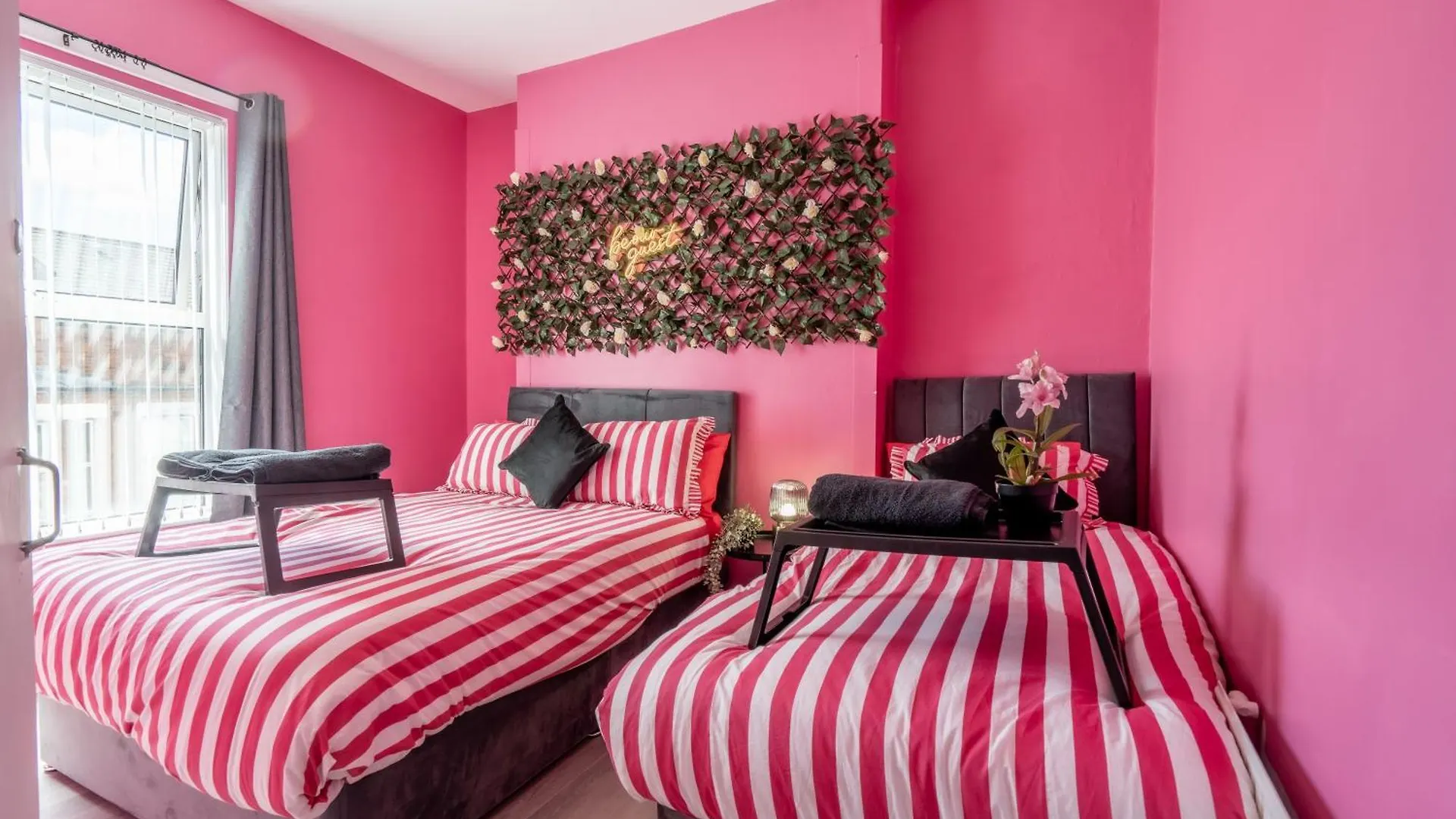 Апартаменты Hen & Stag Hideaway - Huge, Unique And Sleeps 15 Белфаст