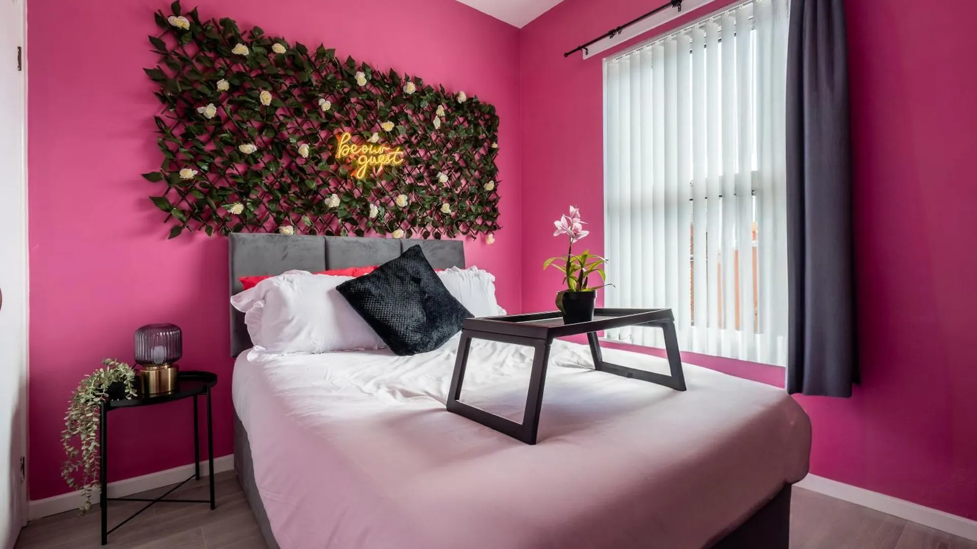 Апартаменты Hen & Stag Hideaway - Huge, Unique And Sleeps 15 Белфаст