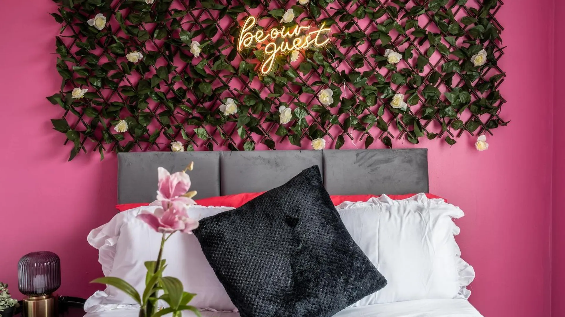 Апартаменты Hen & Stag Hideaway - Huge, Unique And Sleeps 15 Белфаст